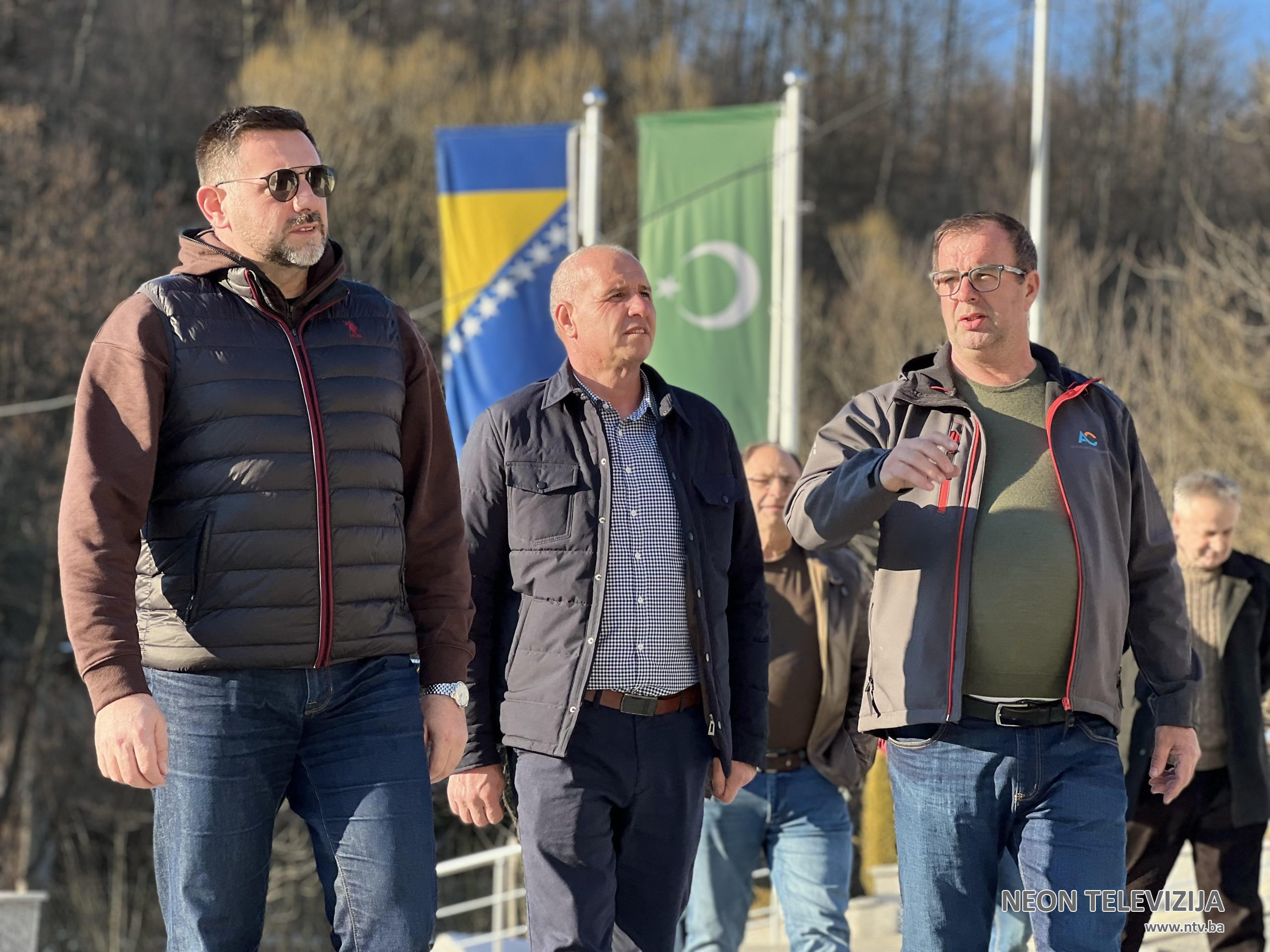Ministar Ramić s povratnicima u Kamenici kod Zvornika – NEON Televizija